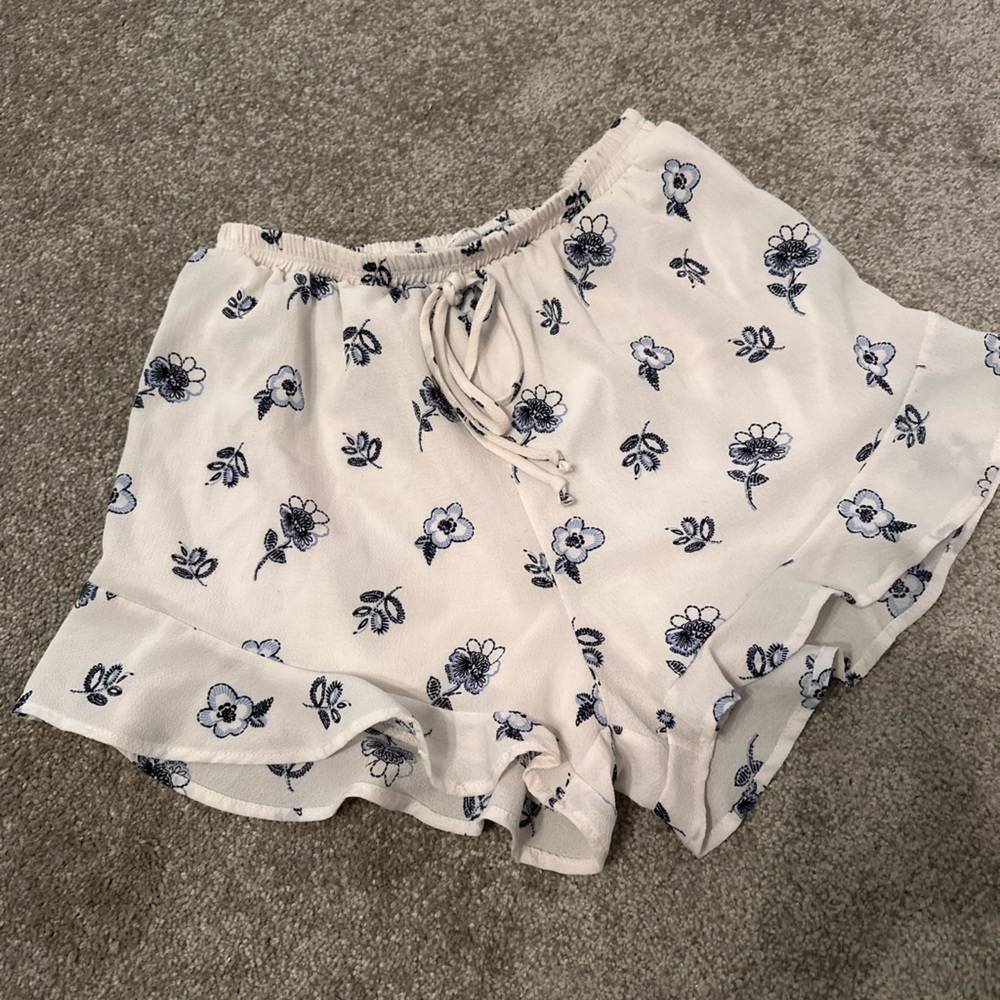 Floaty floral shorts worn once